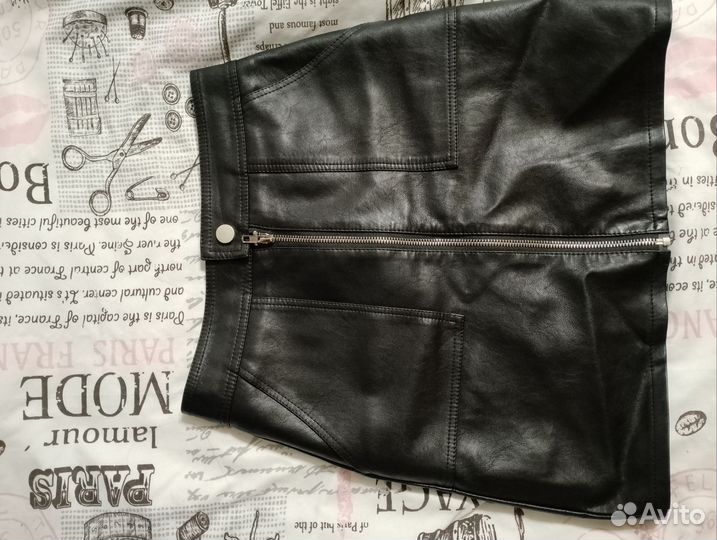 Кожаная мини-юбка