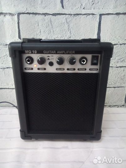 Гитарный комбоусилитель