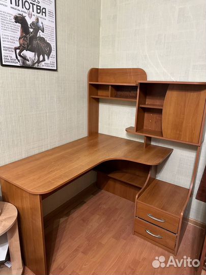 Стол компьютерный угловой