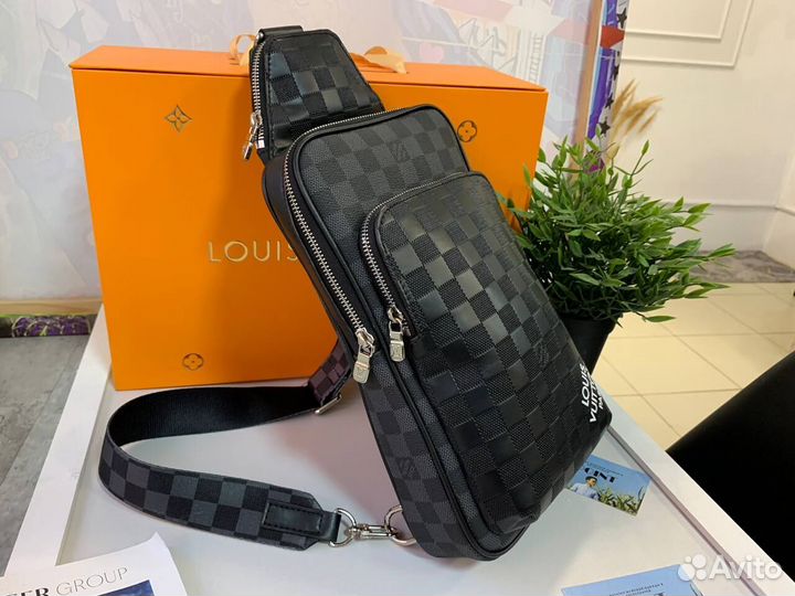 Сумка Louis Vuitton через плечо