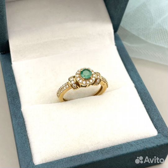 Золотое кольцо с изумрудами и бриллиантами 0.32 ct