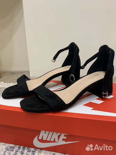 Босоножки женские