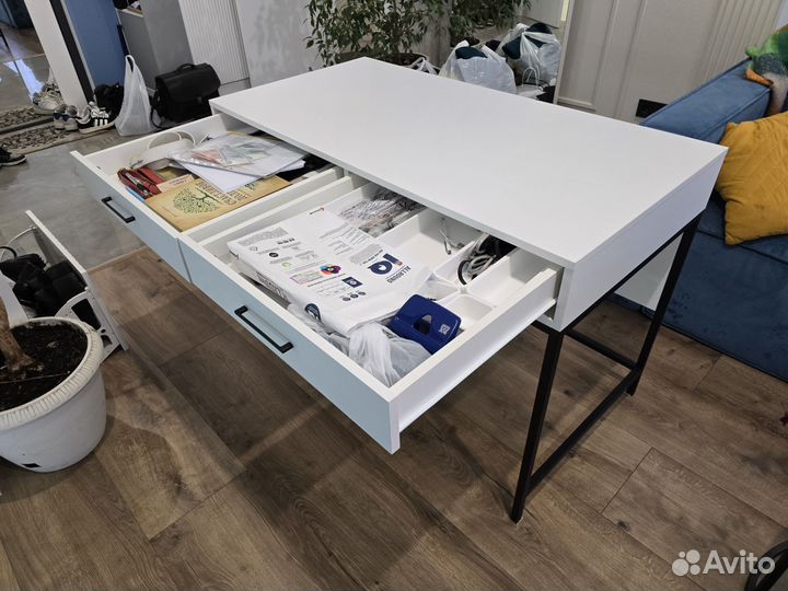 Компьютерный стол белый