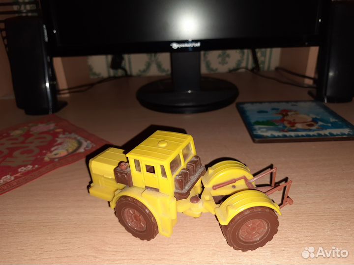 Продам трактор Кировец в масштабе 1:43