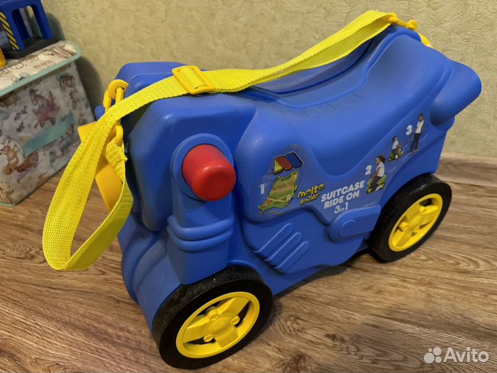 Детский чемодан каталка