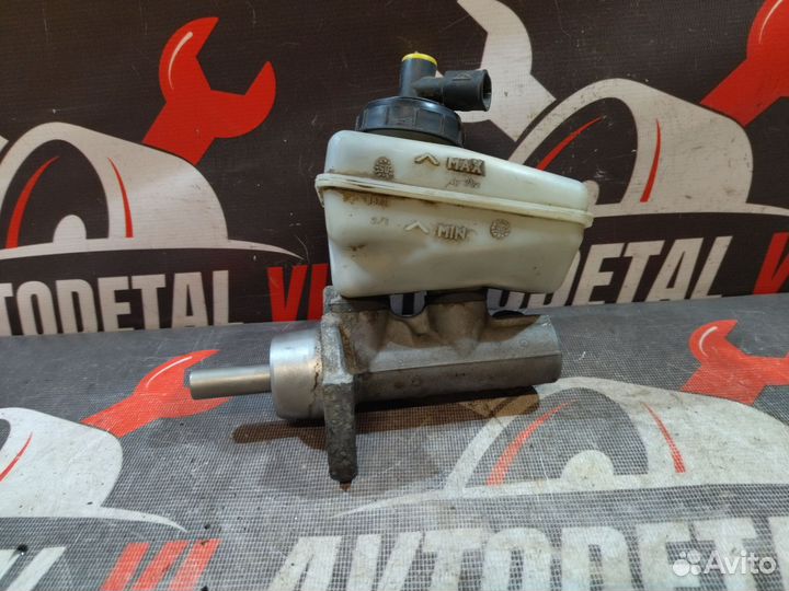 Главный тормозной цилиндр Renault Logan 1