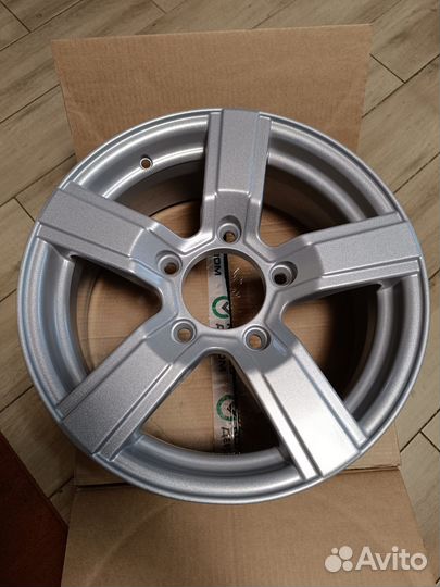 Зимние колеса на ниву R16