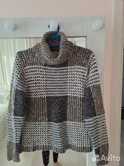 Свитер шерстяной женский 46,48.шерсти 70%