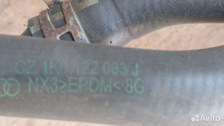 Патрубок системы охлаждения Skoda Superb 1.8