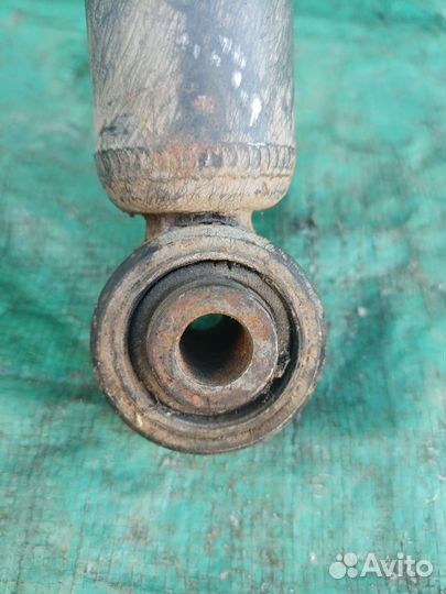 Амортизатор передн Pajero/Montero III 2000-2006 г