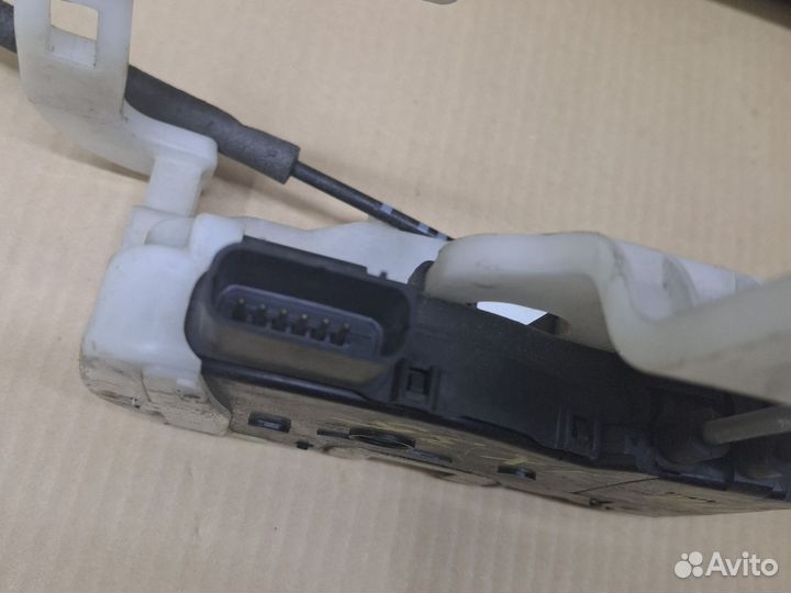 Замок передний левый Hyundai ix35