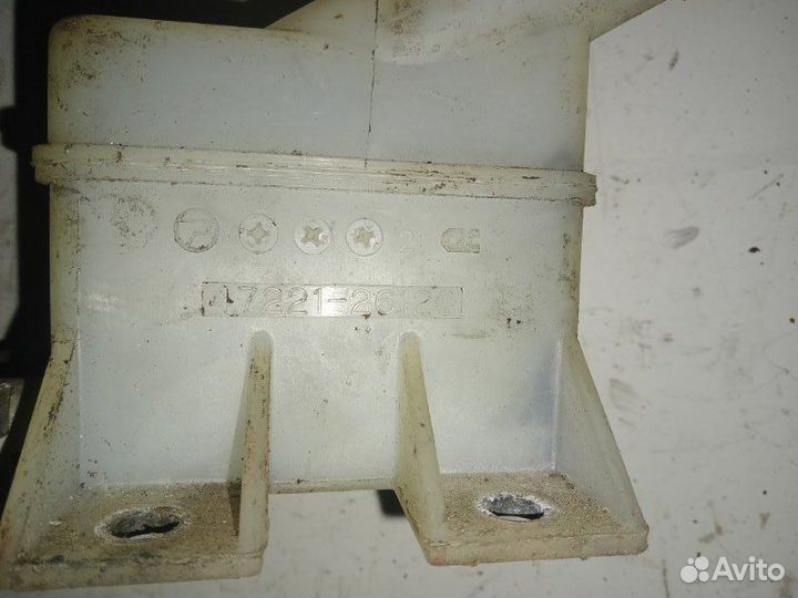 Бачок для тормозной жидкости Toyota Hiace LH104