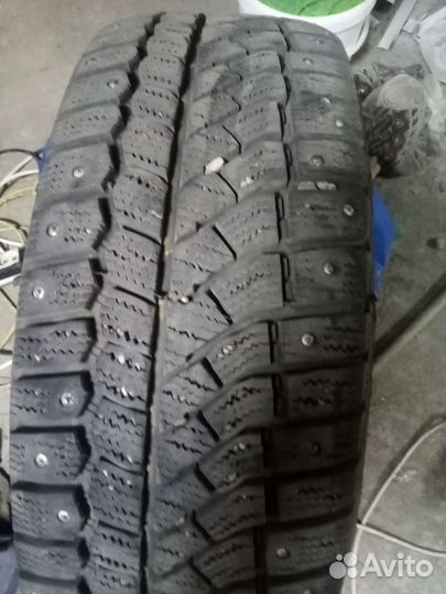 Accelera 651 215/55 R17