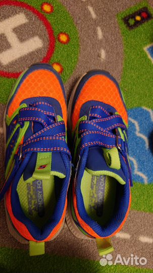 Кроссовки 35