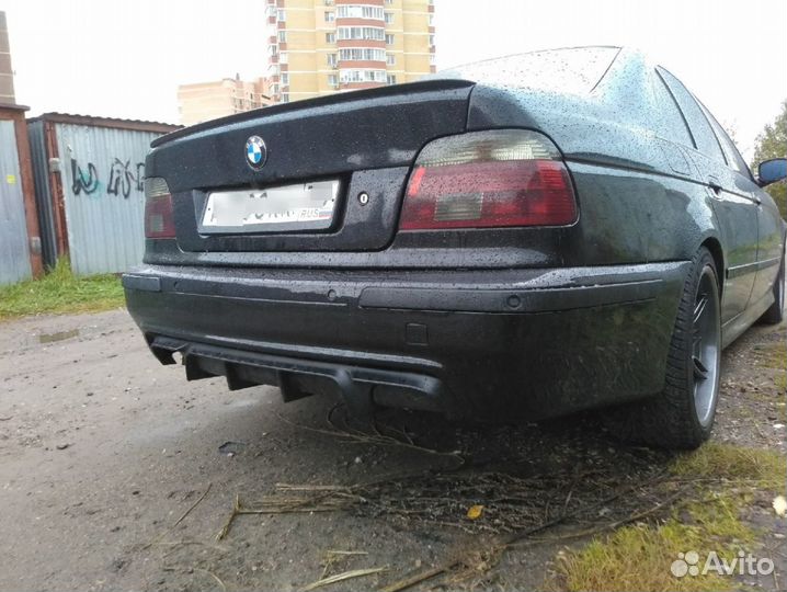 Задний бампер M5 BMW E39 с Диффузором