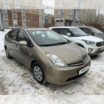 Toyota Prius 1.5 CVT, 2006, 380 000 км, с пробегом, цена 700 000 руб.