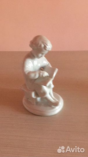 Статуэтки фарфоровые