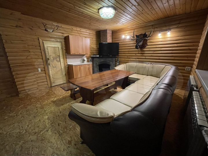 Дом 200 м² на участке 2 га