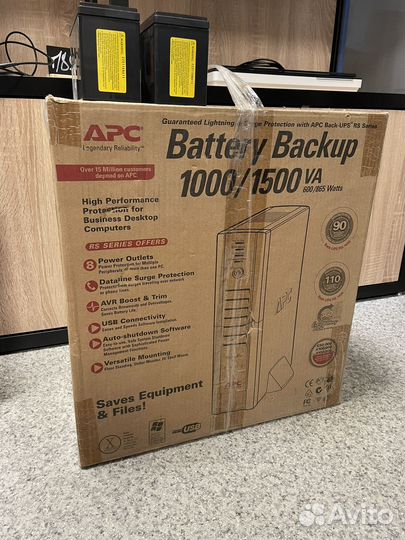 Источник безперебойного питания аpc