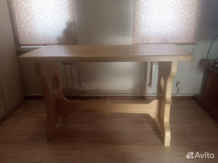 Стол кедровый