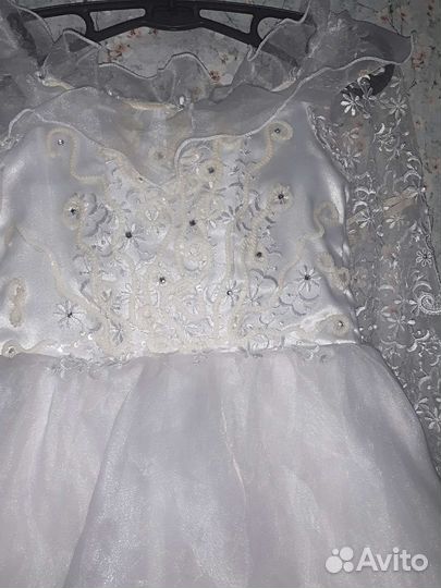 Платье белое