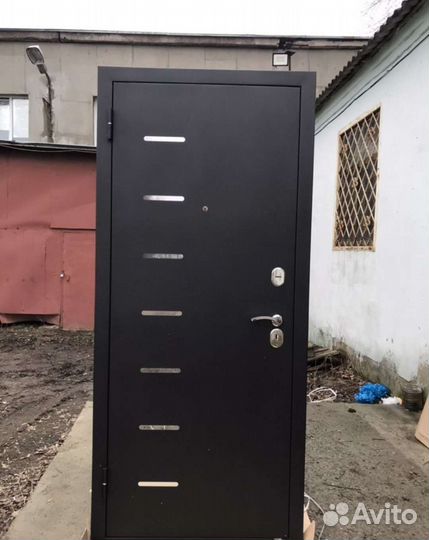 Входная дверь новая