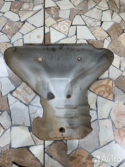 Тепловой экран коллектора Hyundai Sonata New 2.0