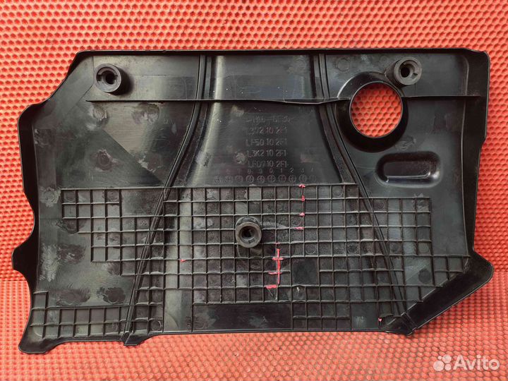 Крышка двс декоративная Mazda Premacy CBA-crew LF