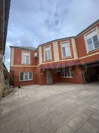 Дом 280 м² на участке 6 сот.