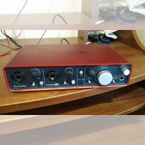 Focusrite scarlett 2i4