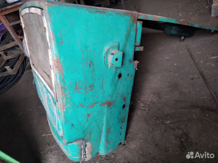 Капот трактора юмз