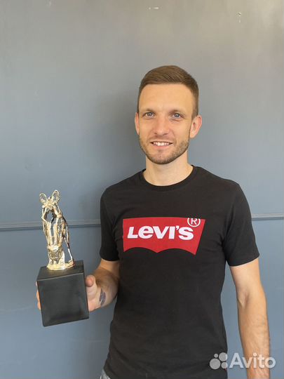 Дизайнерская статуэтка