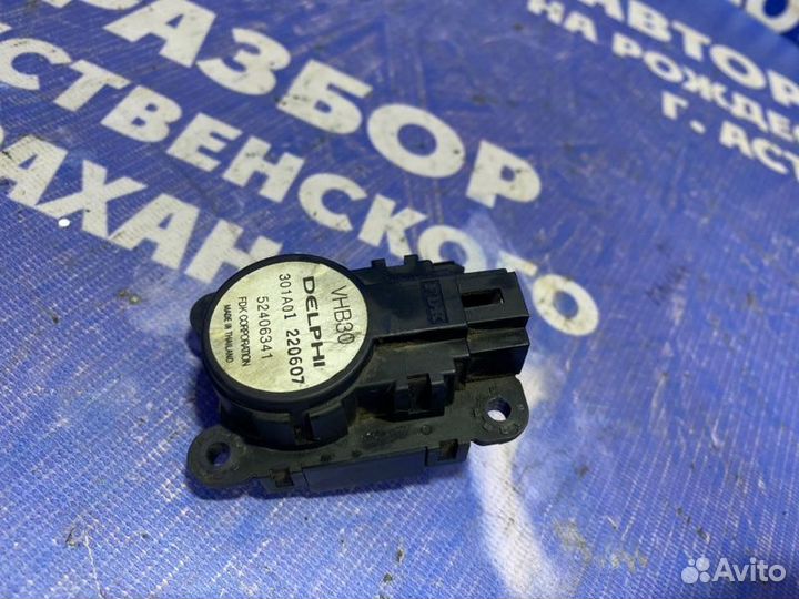 Моторчик заслонок отопителя Opel Astra H хэтчбек