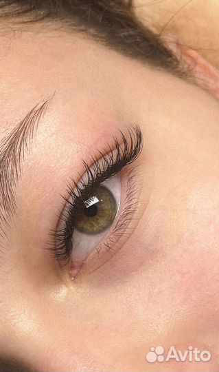 Наращивание ресниц в студии