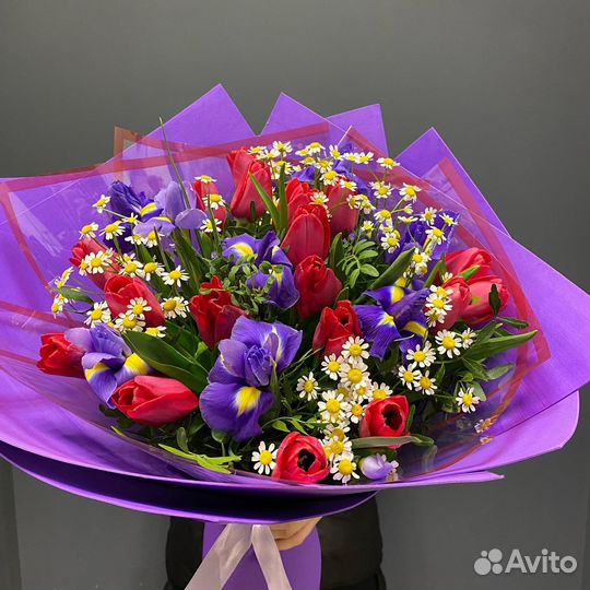 Цветы. Букет из весенних ирисов от