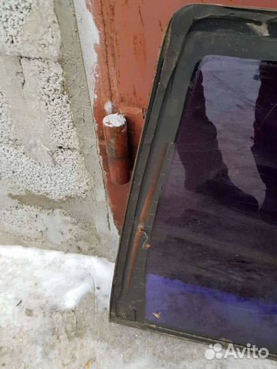 Заднее лобовое стекло Форд Фокус 1