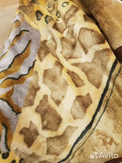 Пледы и покрывало