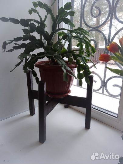 Подставка под цветы