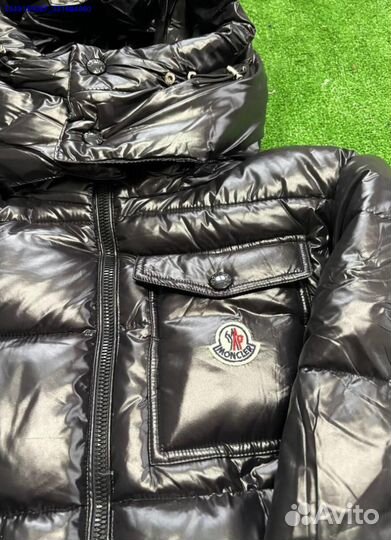 Пуховик Moncler для стильных зимних прогулок