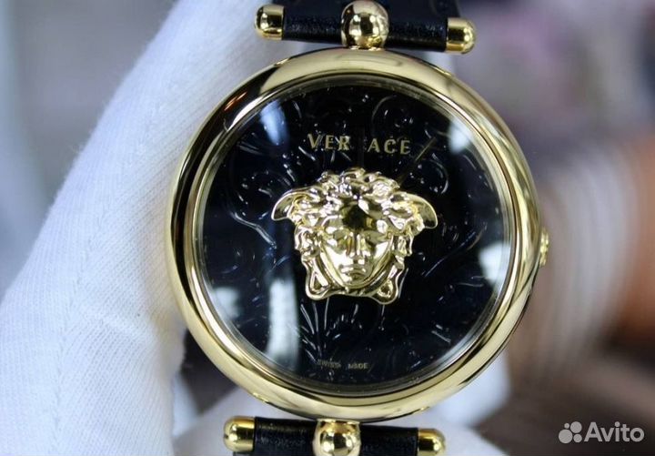 Женские часы Versace