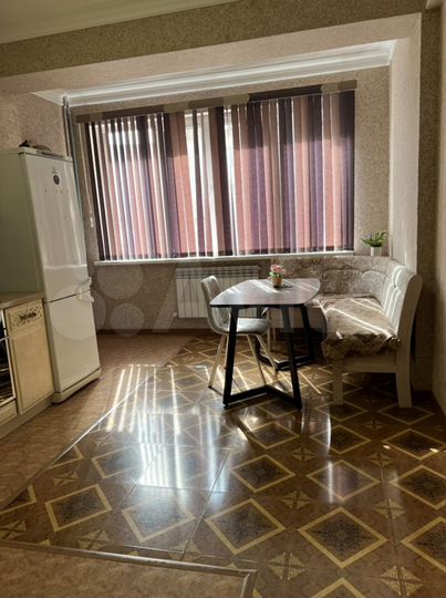 2-к. квартира, 70 м², 2/10 эт.