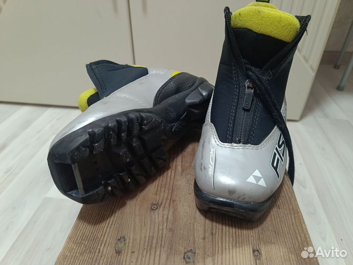 Лыжные ботинки