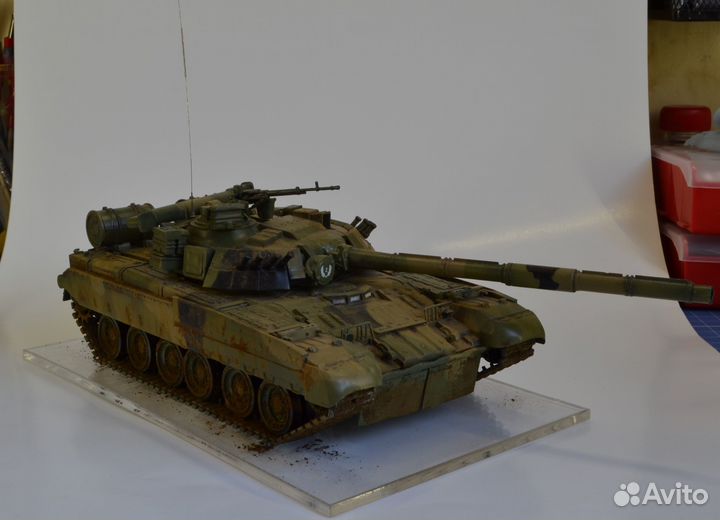 Стендовая модель Т-80уд Звезда