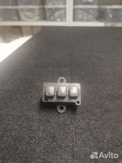 Кнопки памяти сиденья Subaru