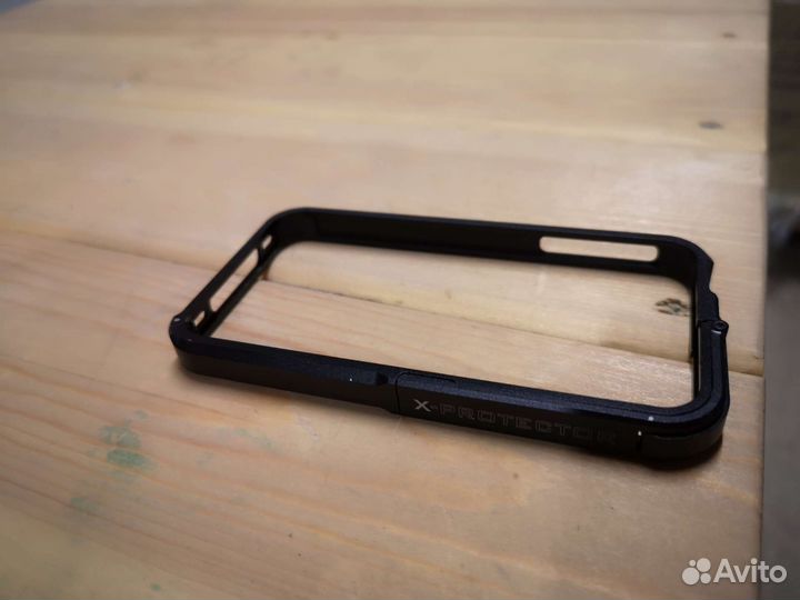 Бампер на iPhone 4, 4s