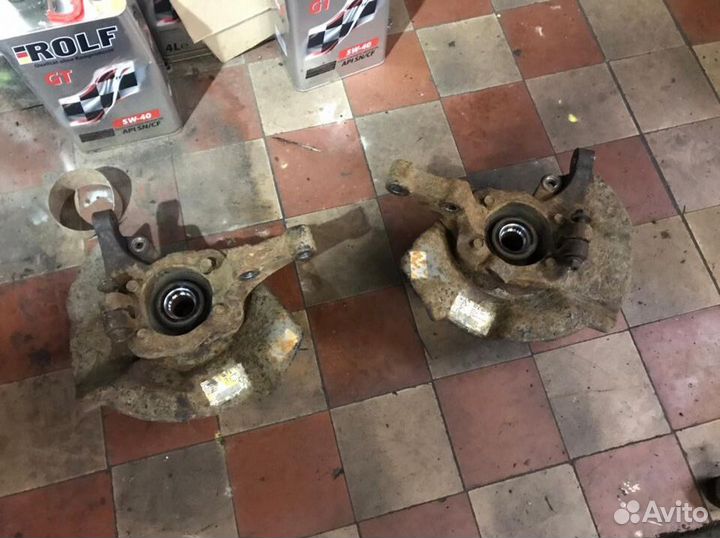 Кулак передний Kia Sorento 2