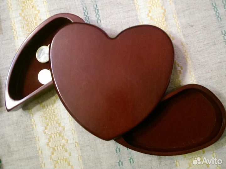 Шкатулки для украшений и коробочки для подарков