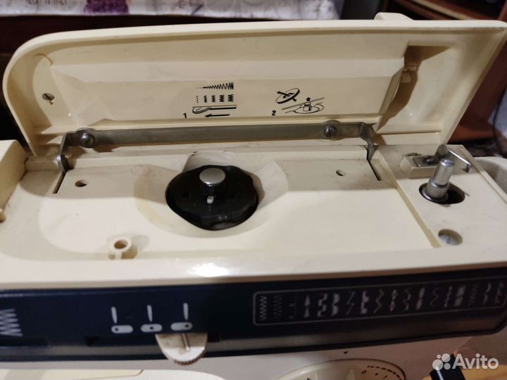 Швейная машина Singer