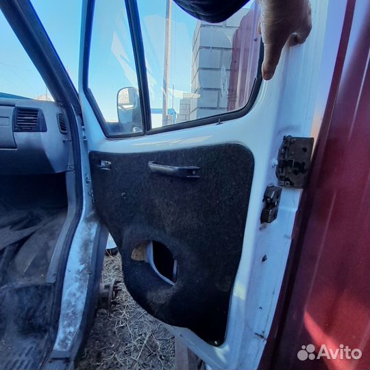 Дверь передняя правая газель