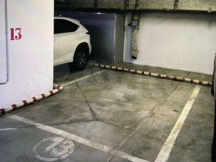 Машиноместо, 30 м²